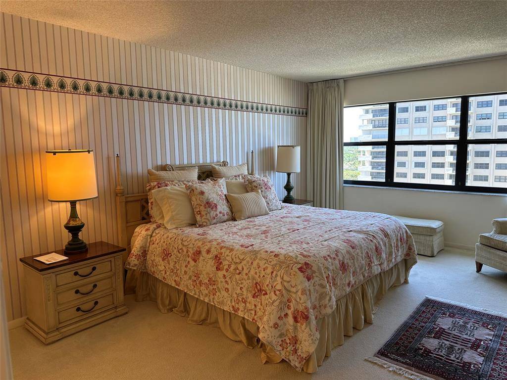 Lauderdale By The Sea, FL 33308,4900 N Ocean Blvd #906