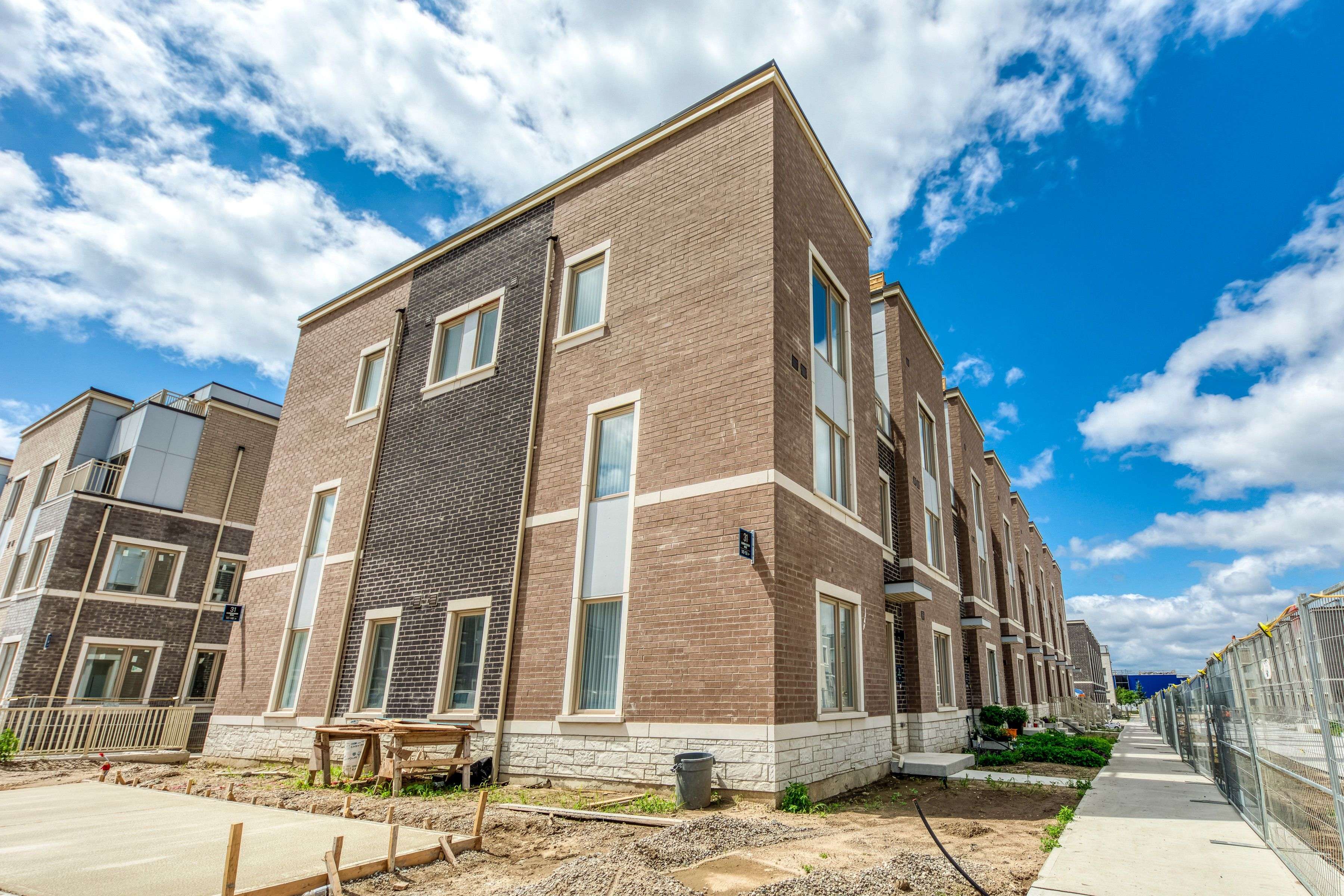 31 Almond Blossom Mews N/A #149, Vaughan, ON L4K 0N7