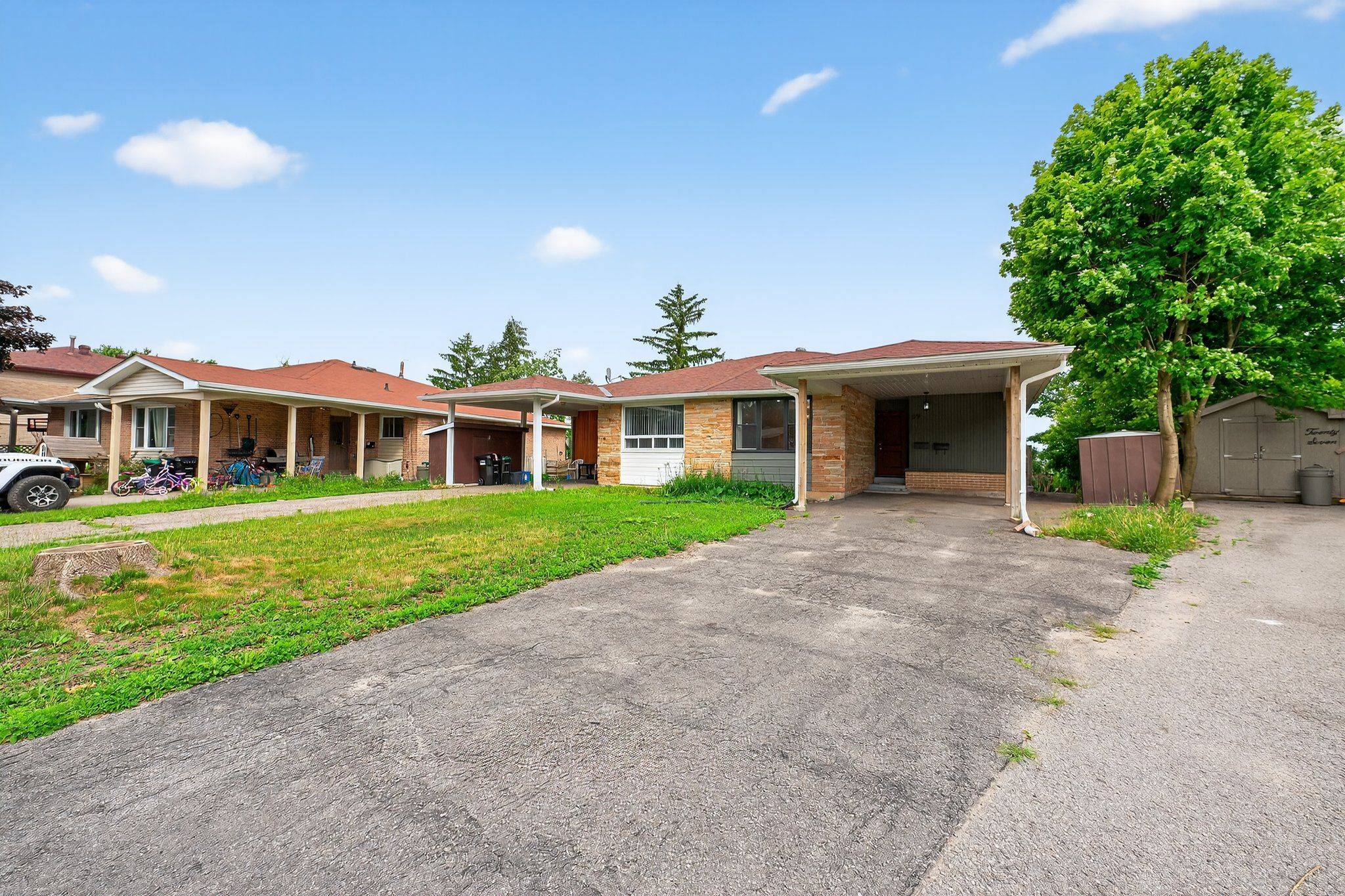 Barrie, ON L4M 2Y7,29 Daphne CRES