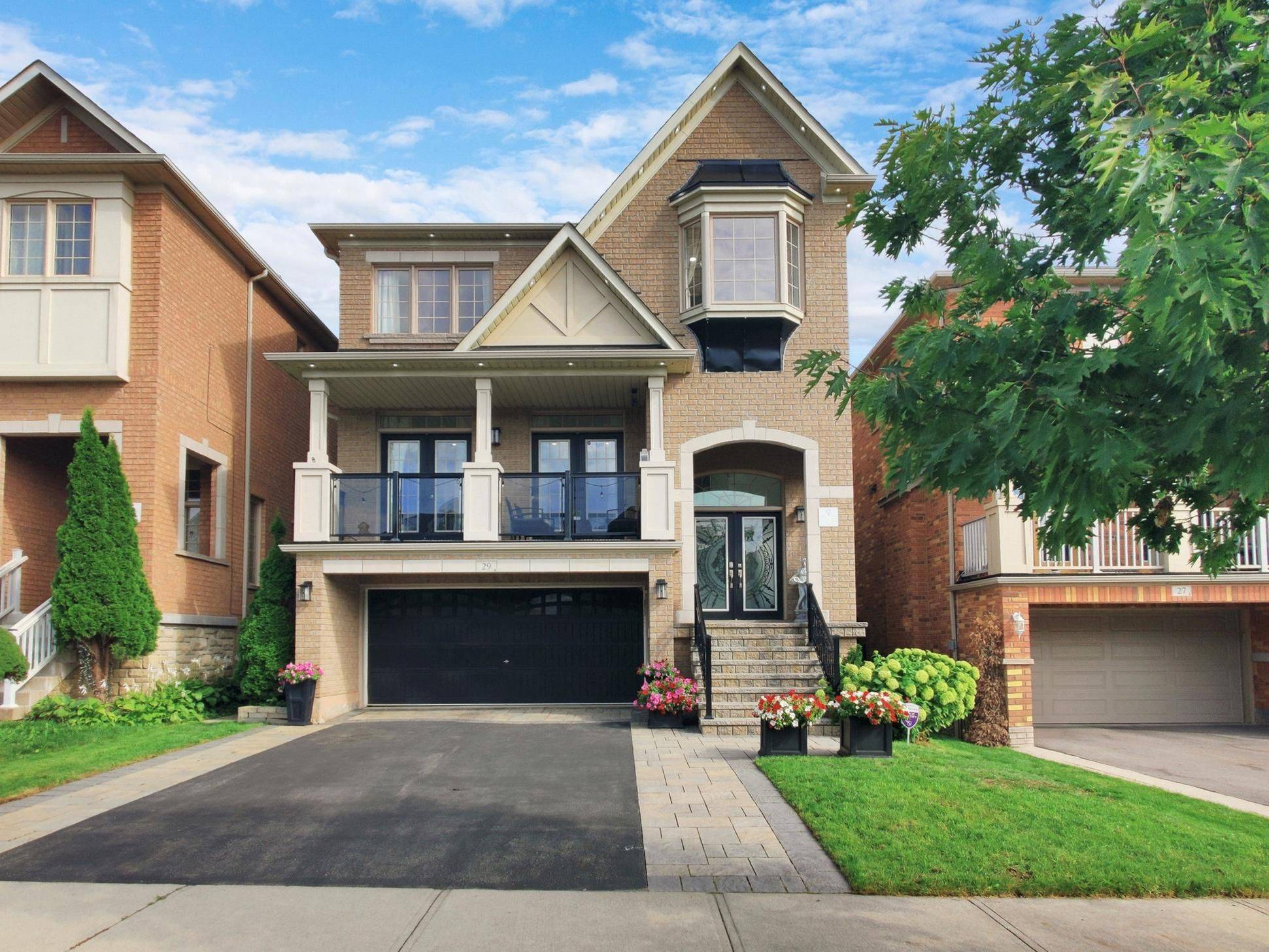 29 Young DR, Brampton, ON L6Y 0P4