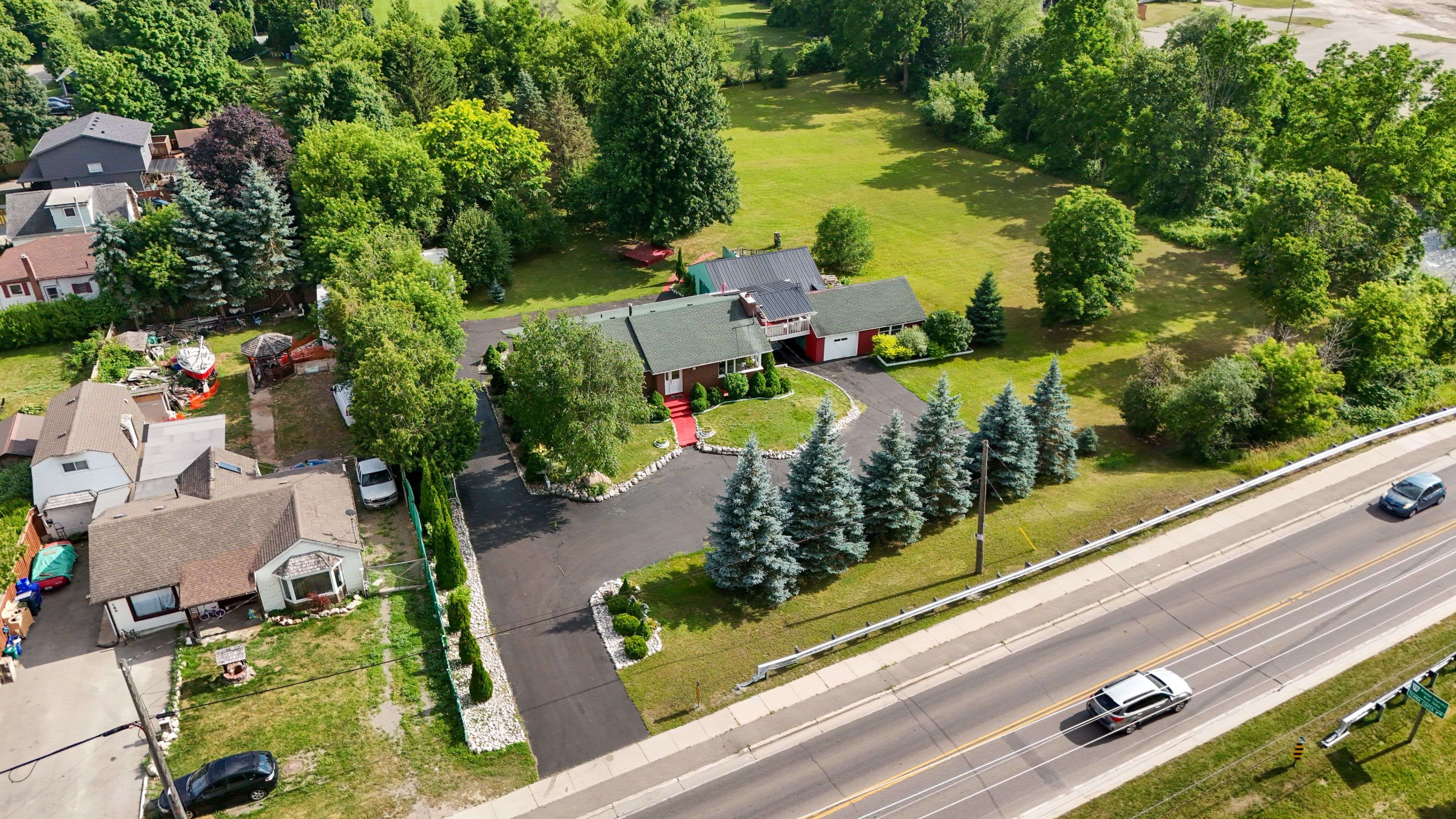 Halton Hills, ON L0P 0A2,538 Guelph ST