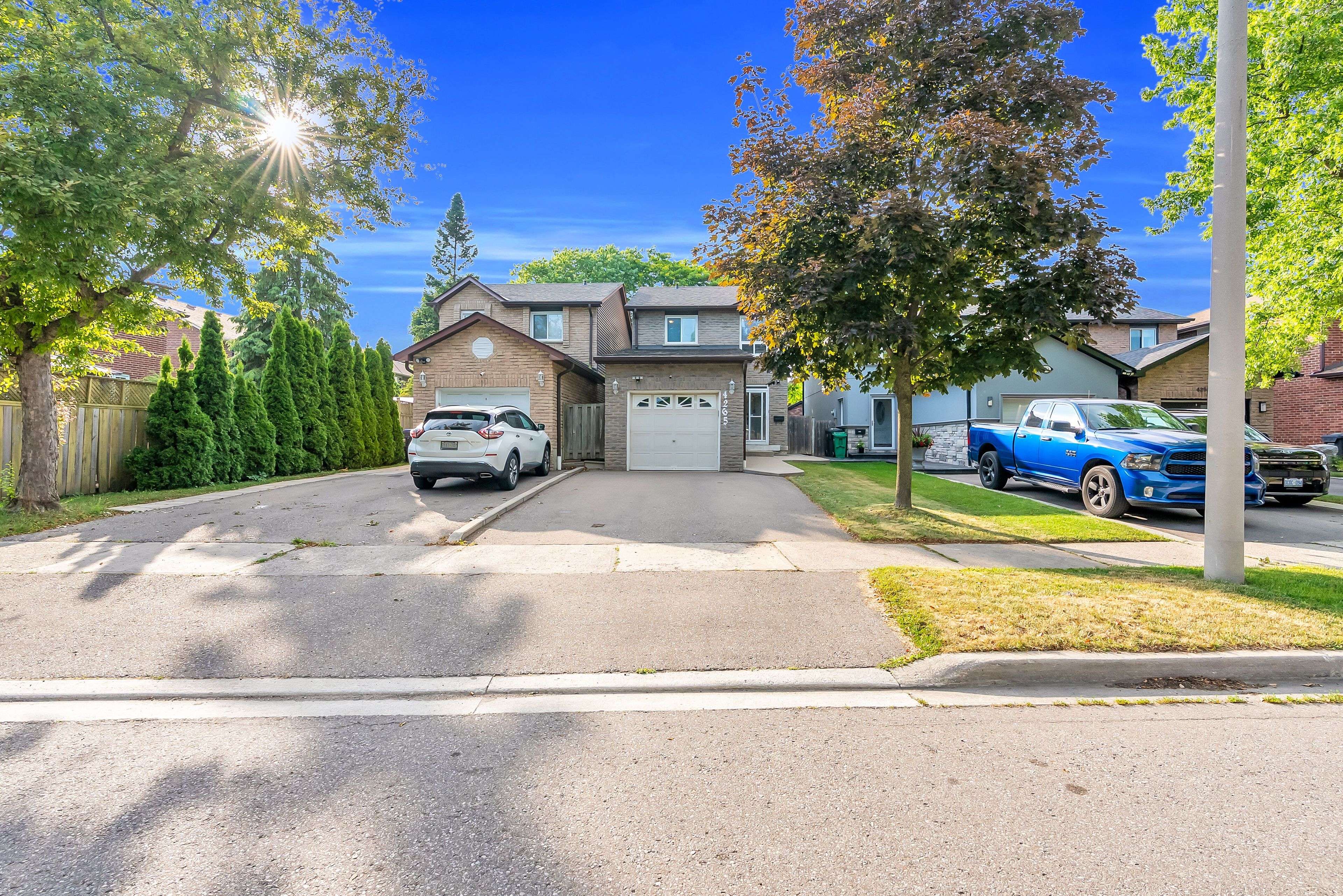 Mississauga, ON L4W 3M3,4265 Lingfield CRES