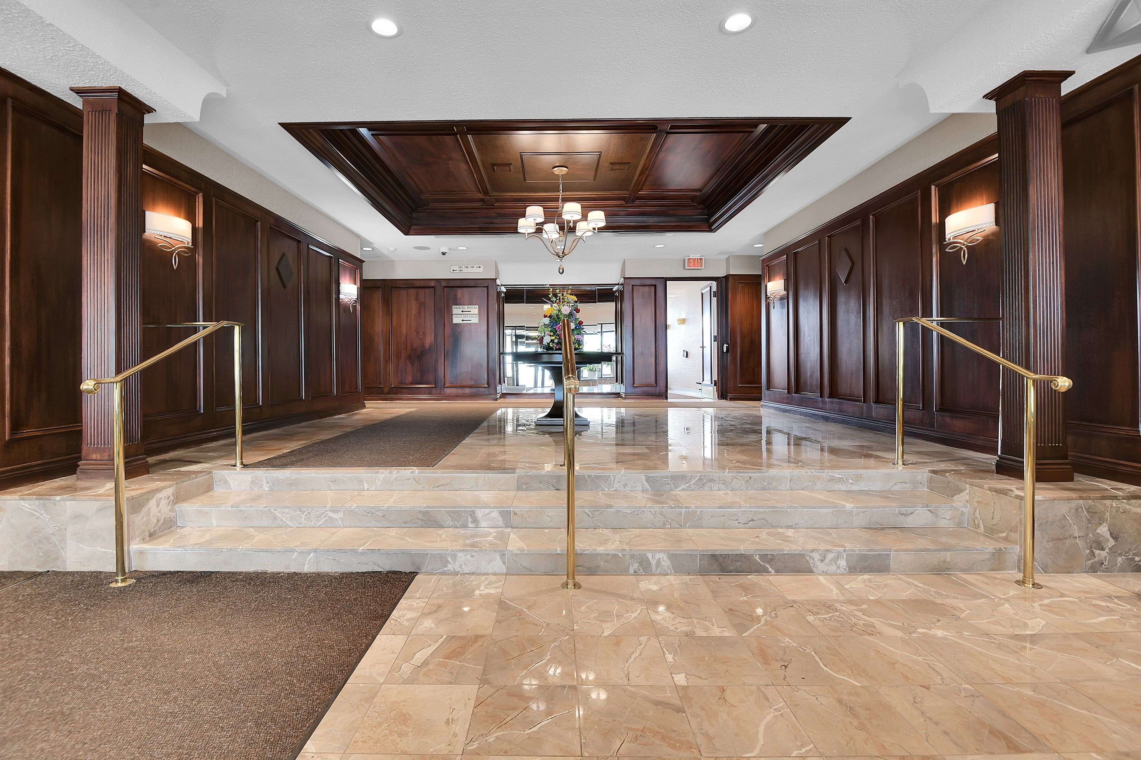 Alta Vista And Area, ON K1G 4X5,1510 Riverside DR #2804