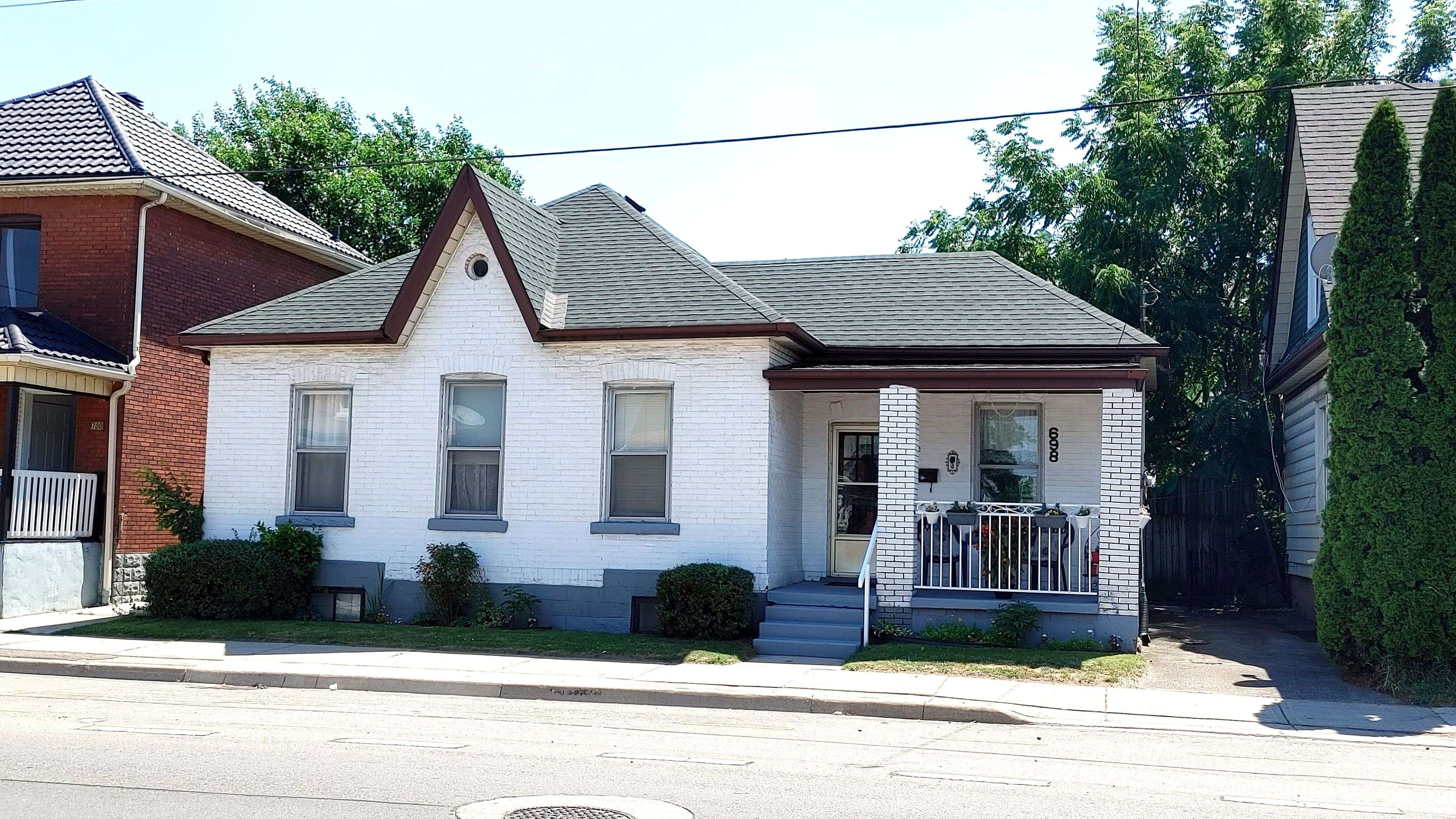 Hamilton, ON L8L 2G7,698 Cannon ST E