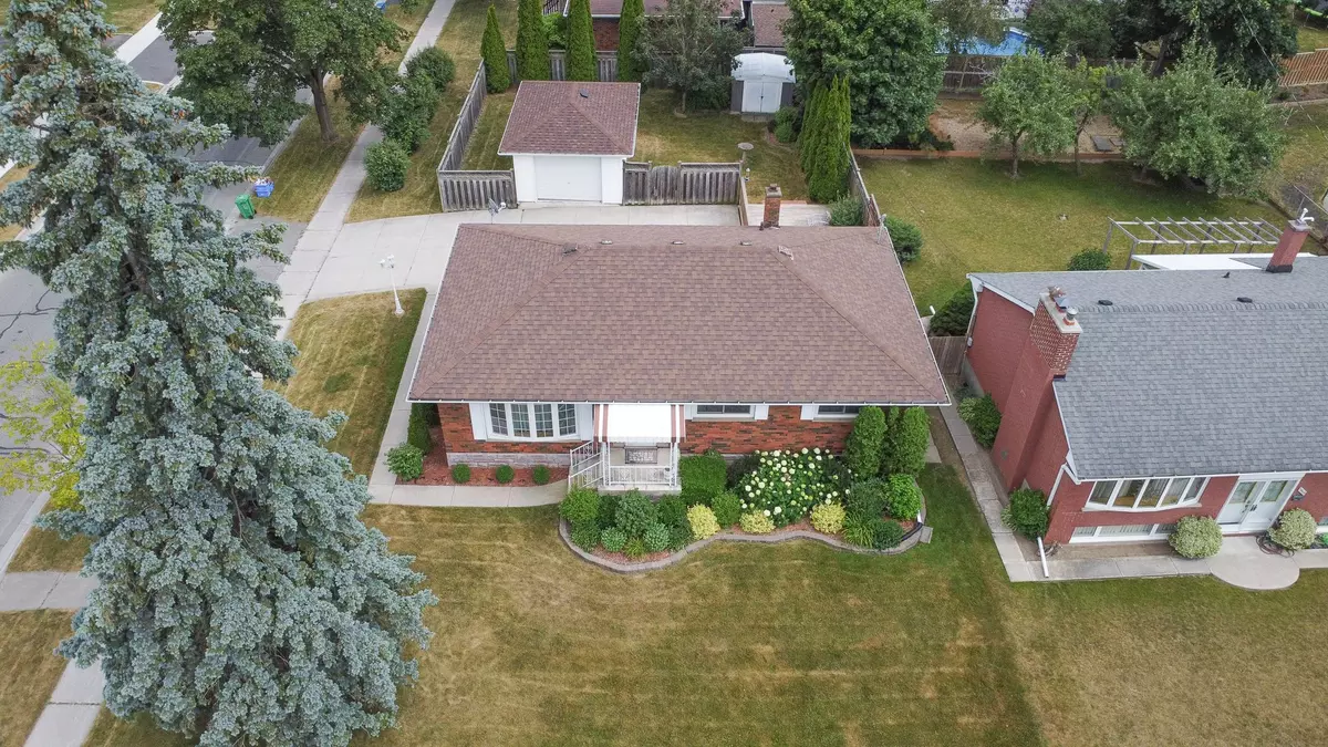 Peterborough North, ON K9H 6M3,1066 Glebemount CRES