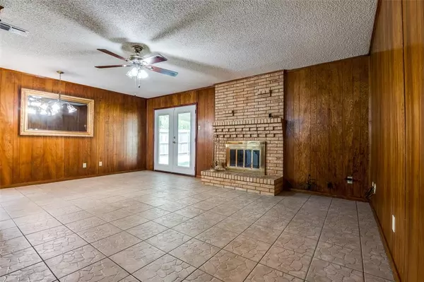 Desoto, TX 75115,328 Bennett Circle