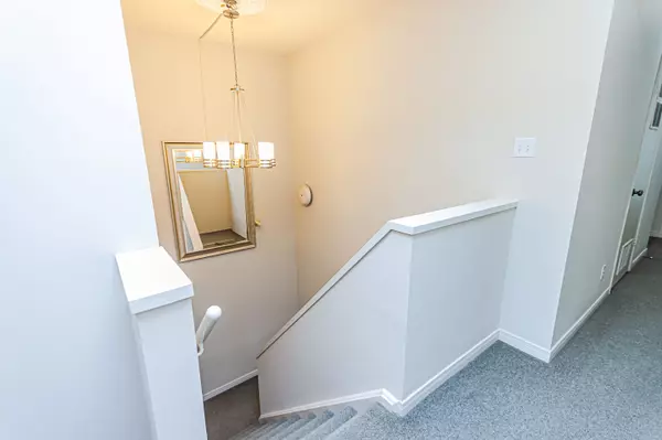 Toronto C04, ON M4N 2L9,3317 Yonge ST #4