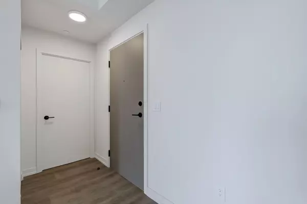 Toronto C01, ON M6R 2B2,181 Sterling RD #407