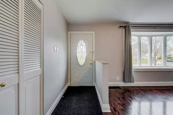 Toronto E05, ON M1S 1J6,11 Bellefontaine ST #Upper