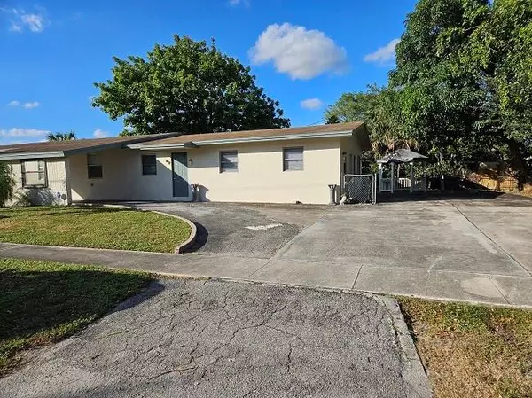670 SW 28th Ter, Fort Lauderdale, FL 33312
