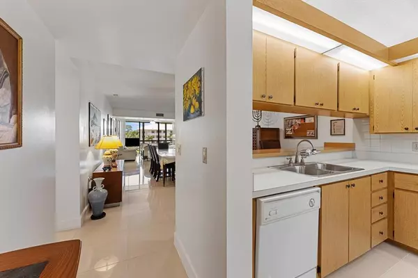 Boca Raton, FL 33433,6217 Balboa Circle #305