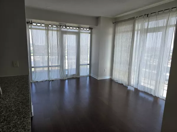 Mississauga, ON L5B 0E6,360 Square One DR #1711