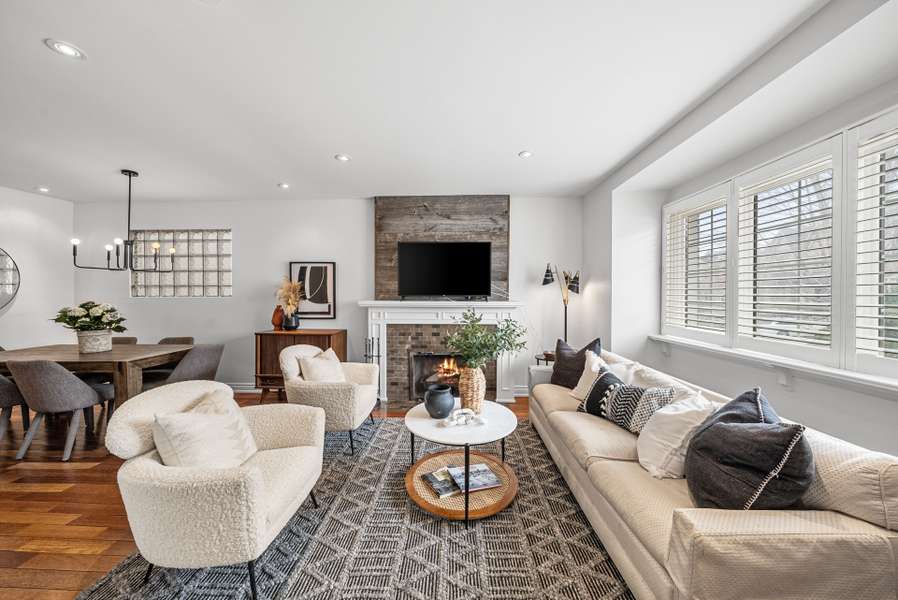364 Deloraine AVE, Toronto C04, ON M5M 2B6
