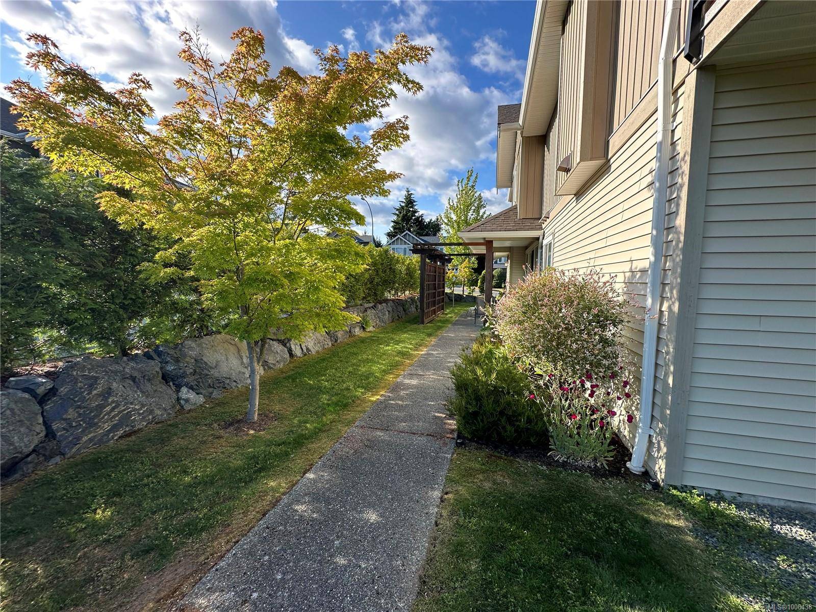 Nanaimo, BC V9V 0A9,6177 Nitinat Way #4