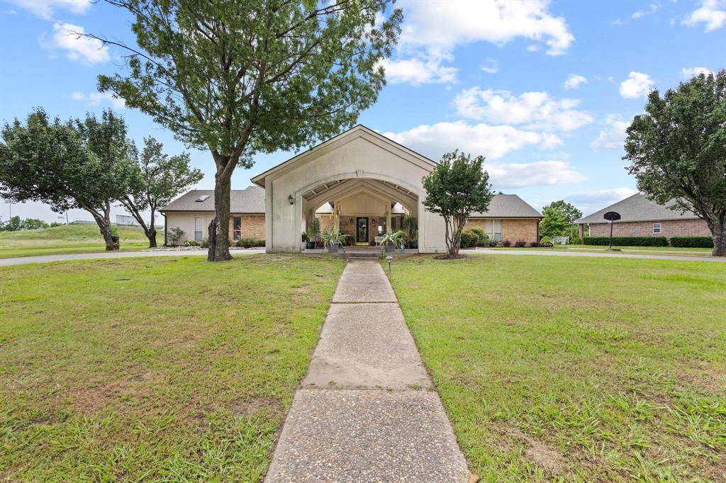 Bonham, TX 75418,2017 S Village Drive