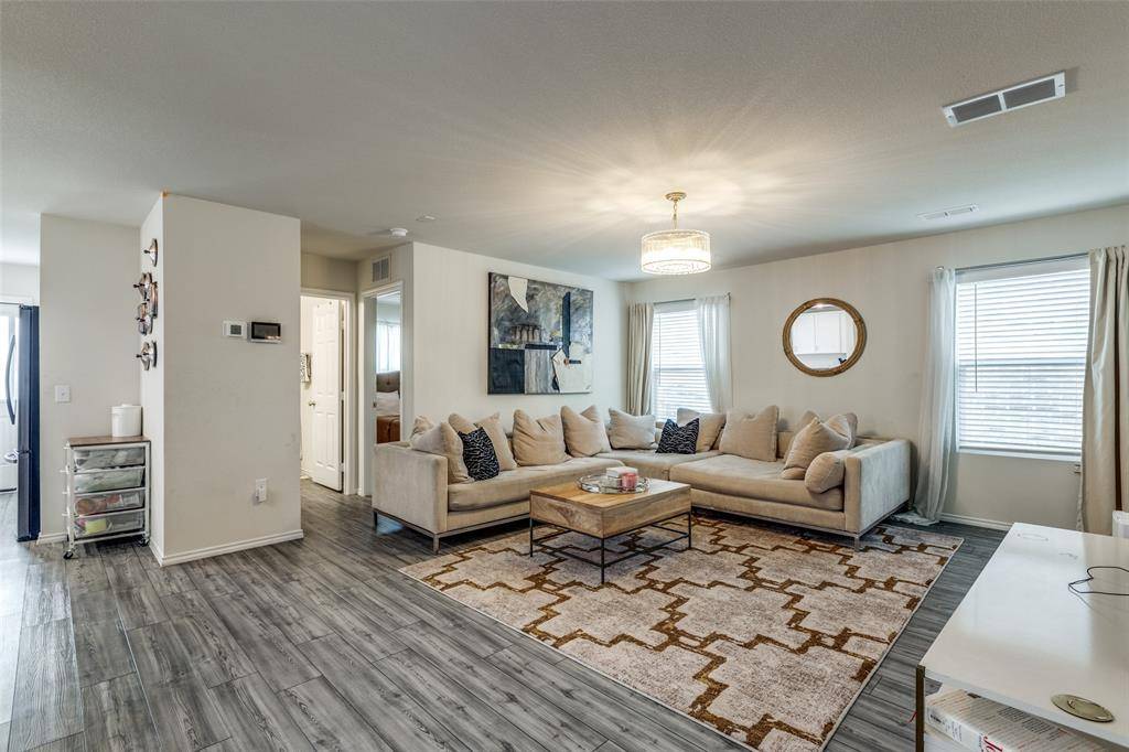 Van Alstyne, TX 75495,332 Glenwick Lane