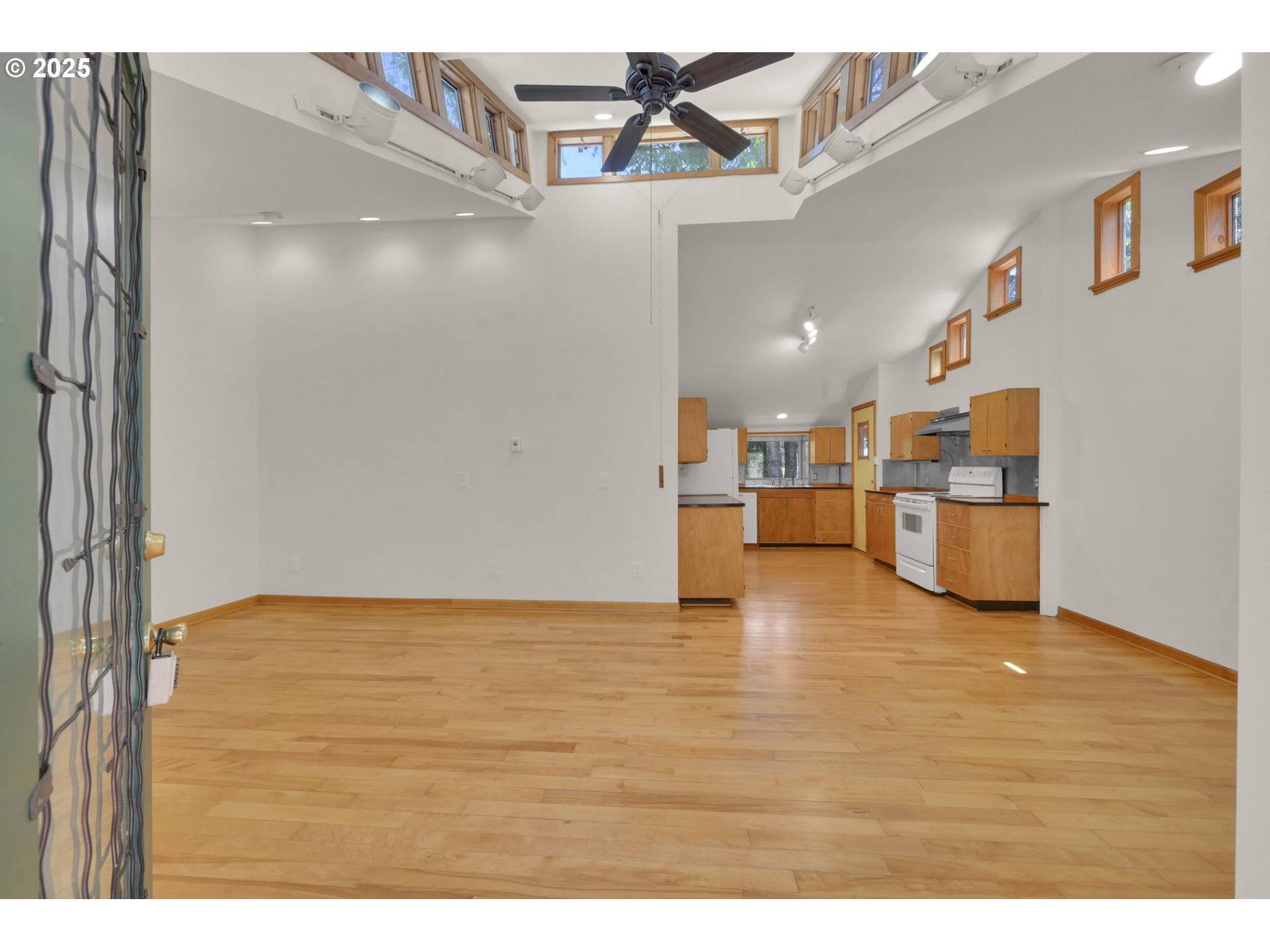 Eugene, OR 97405,3519 WILLAMETTE ST