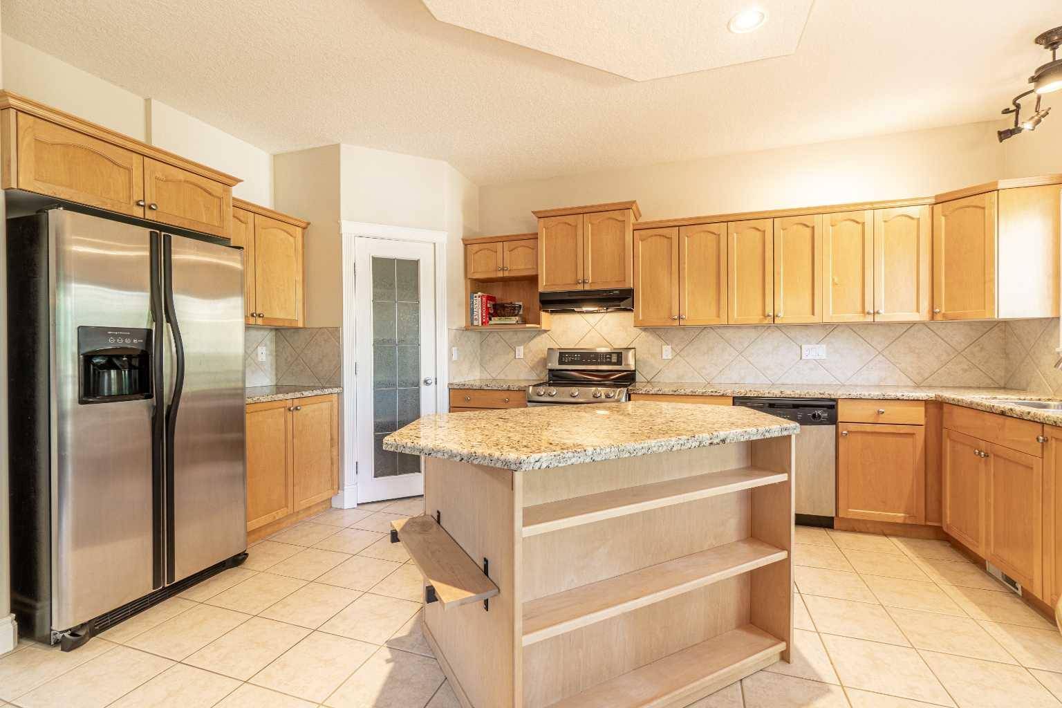 Calgary, AB T3G 5N8,96 Royal Birch CRES Northwest