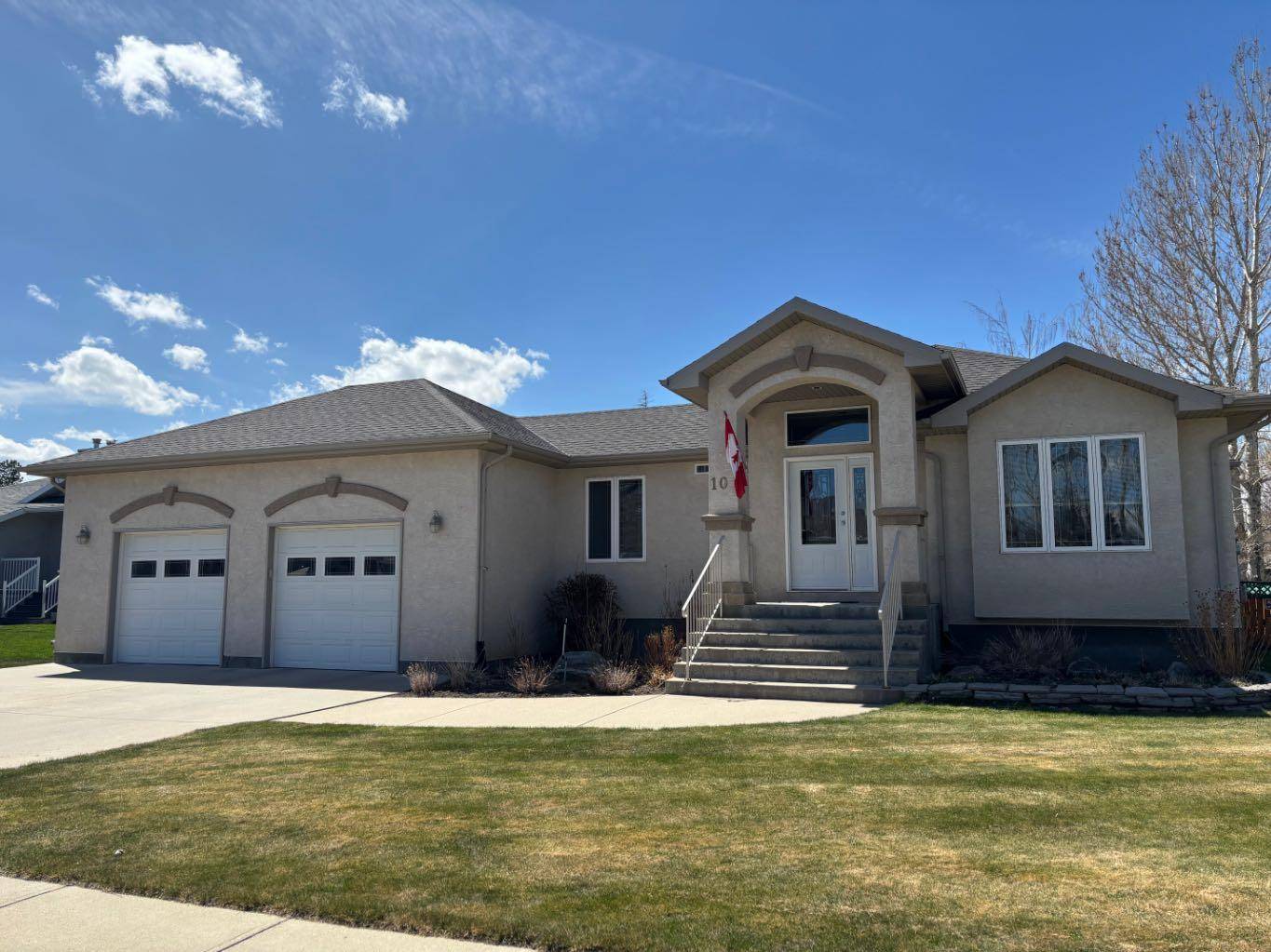 10 Centennial PL, Magrath, AB T0K 1J0