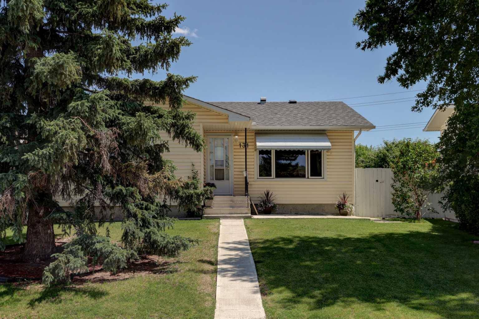 131 Huntchester CRES Northeast, Calgary, AB T2K5G1