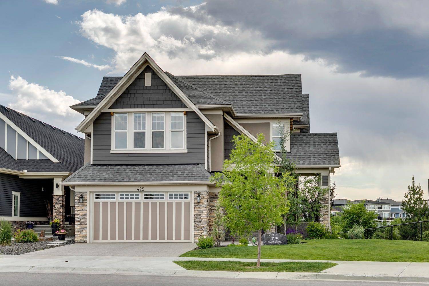 Airdrie, AB T4A 0Y2,425 Kings Heights DR Southeast