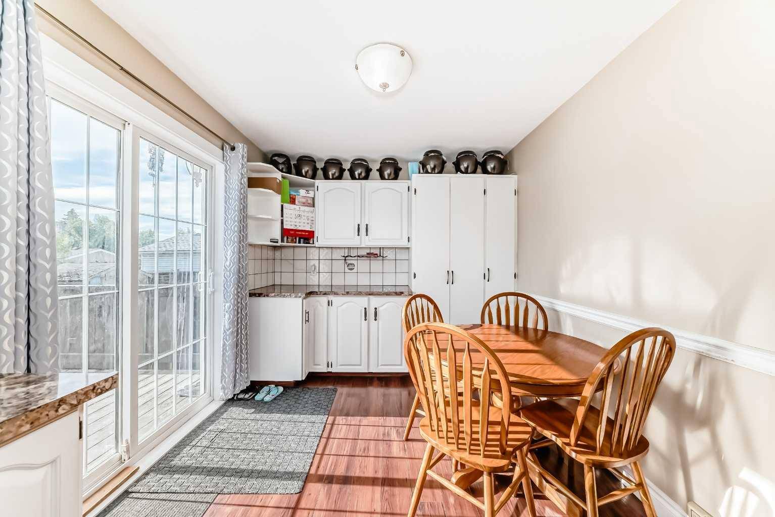 Calgary, AB T3J2V8,19 Martindale CT NE