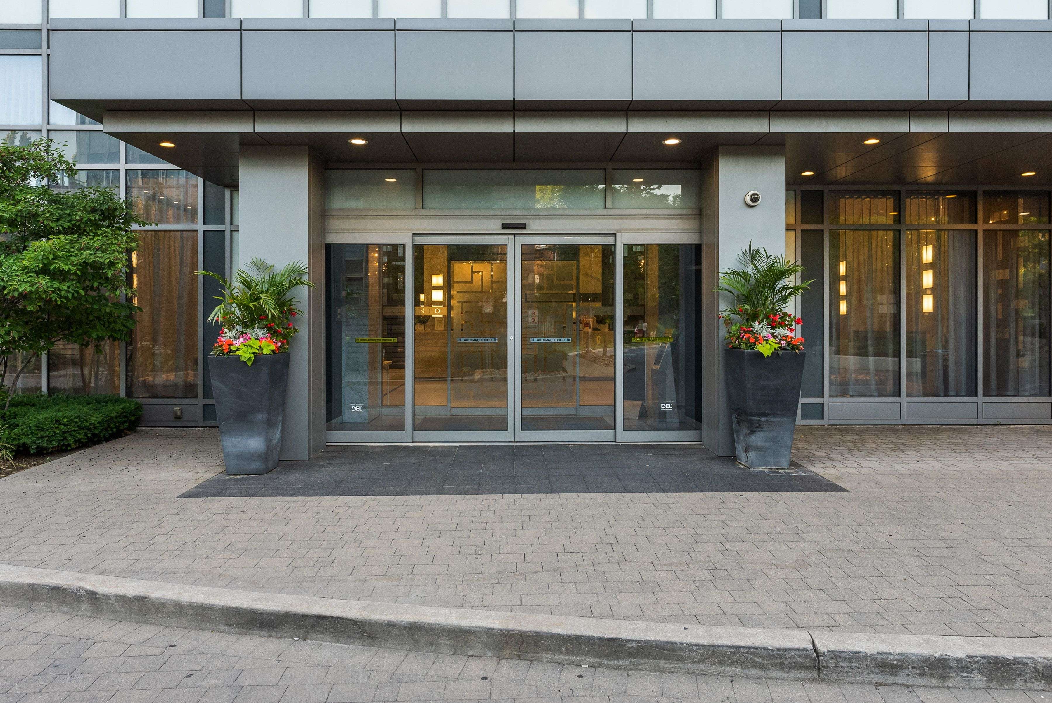 Toronto C13, ON M3A 0A4,18 Graydon Hall DR #PH07