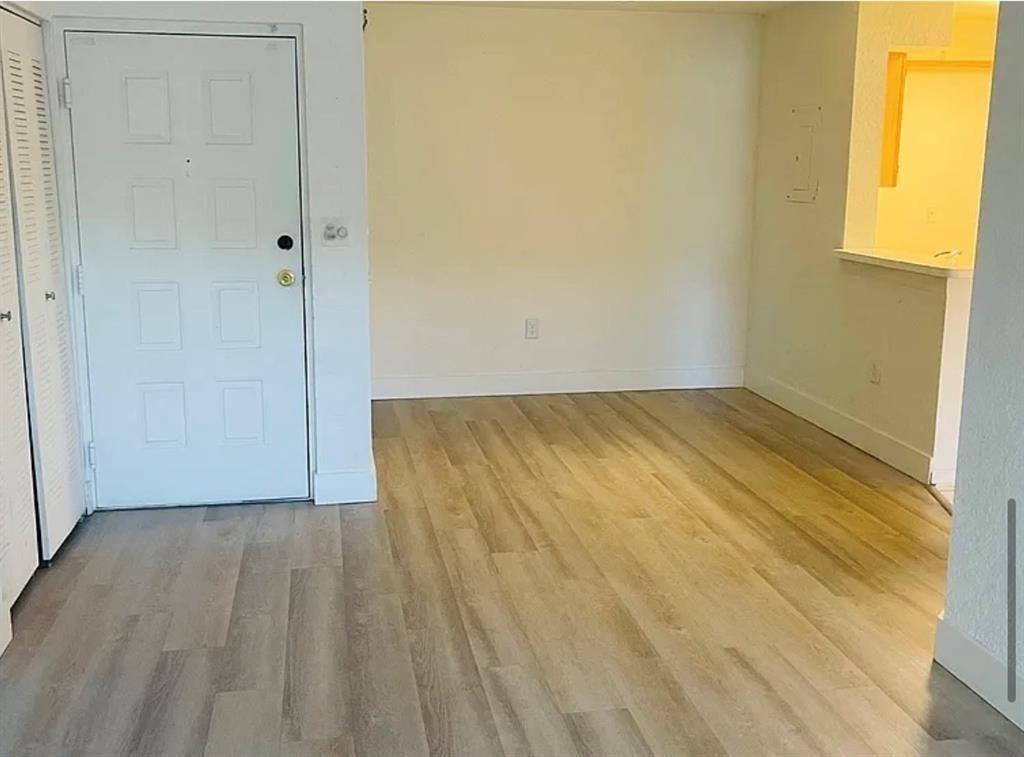 2861 N Oakland Forest Dr #207, Oakland Park, FL 33309