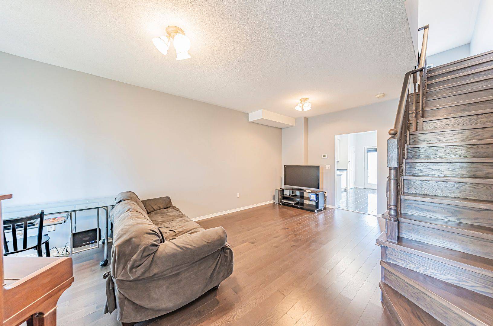 Markham, ON L6C 2E5,75 Bur Oak AVE