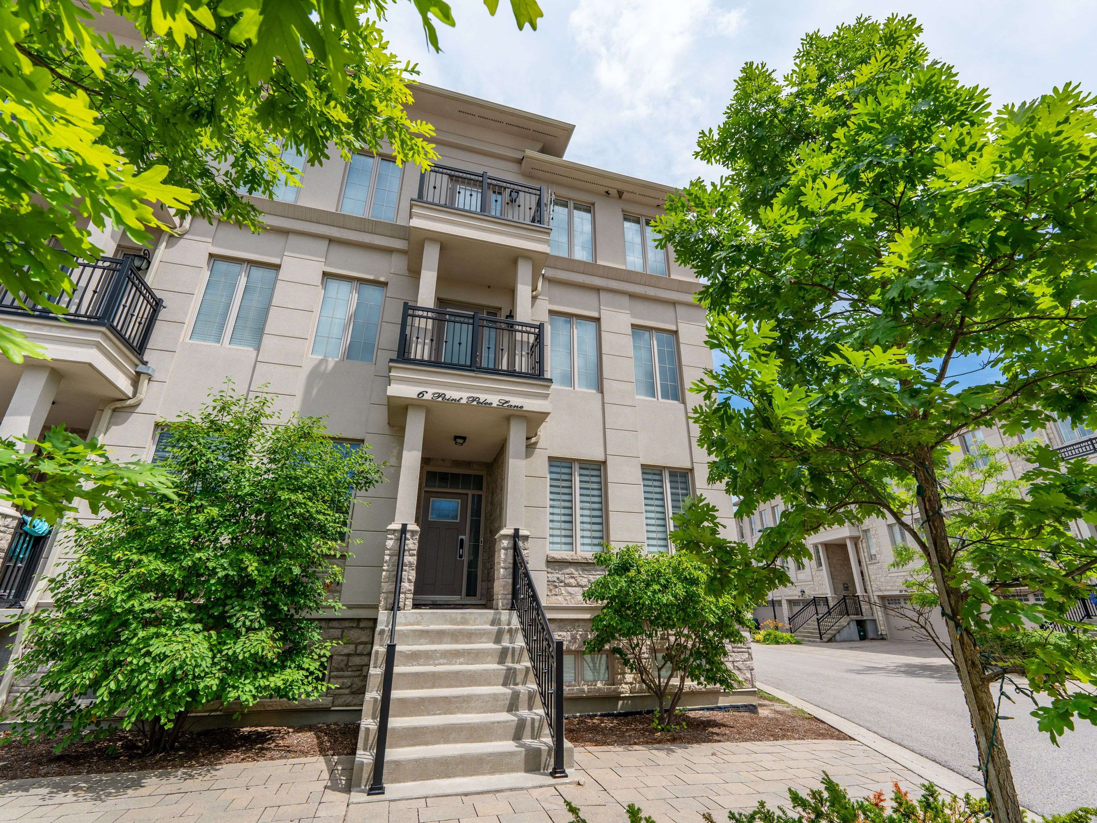 Richmond Hill, ON L4S 0G4,6 Point Pelee LN