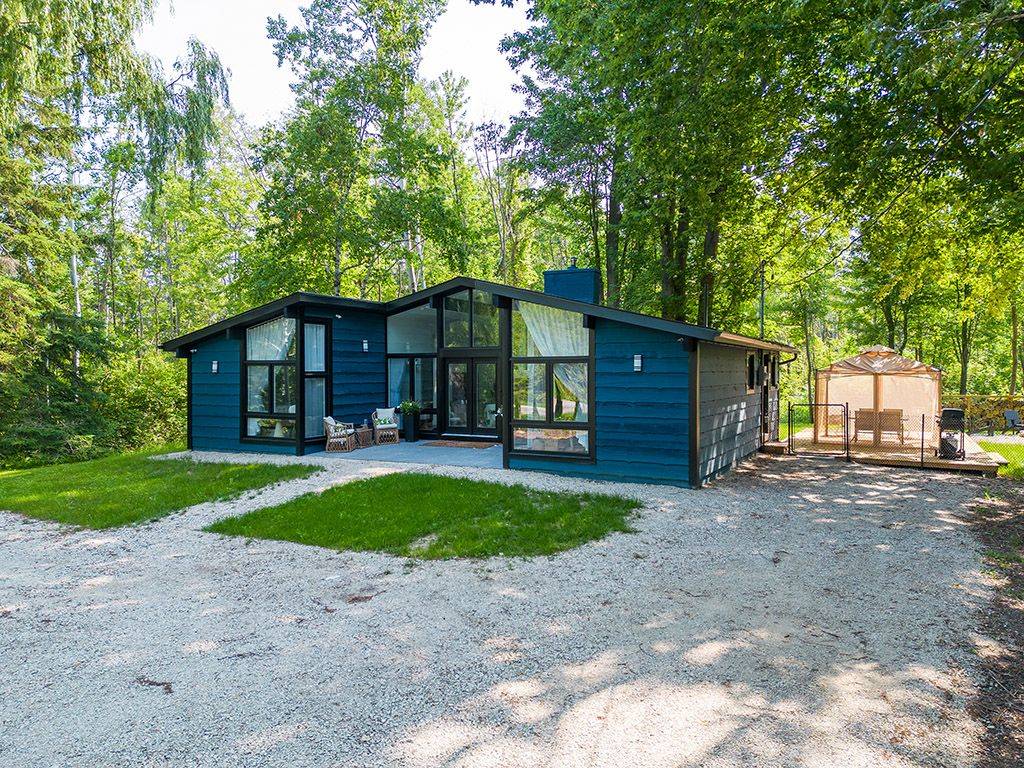 Collingwood, ON L9Y 0T9,135 Longpoint RD