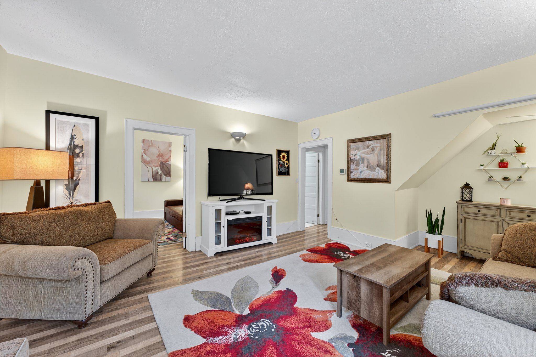 Clearview, ON L0M 1S0,243 Scott ST