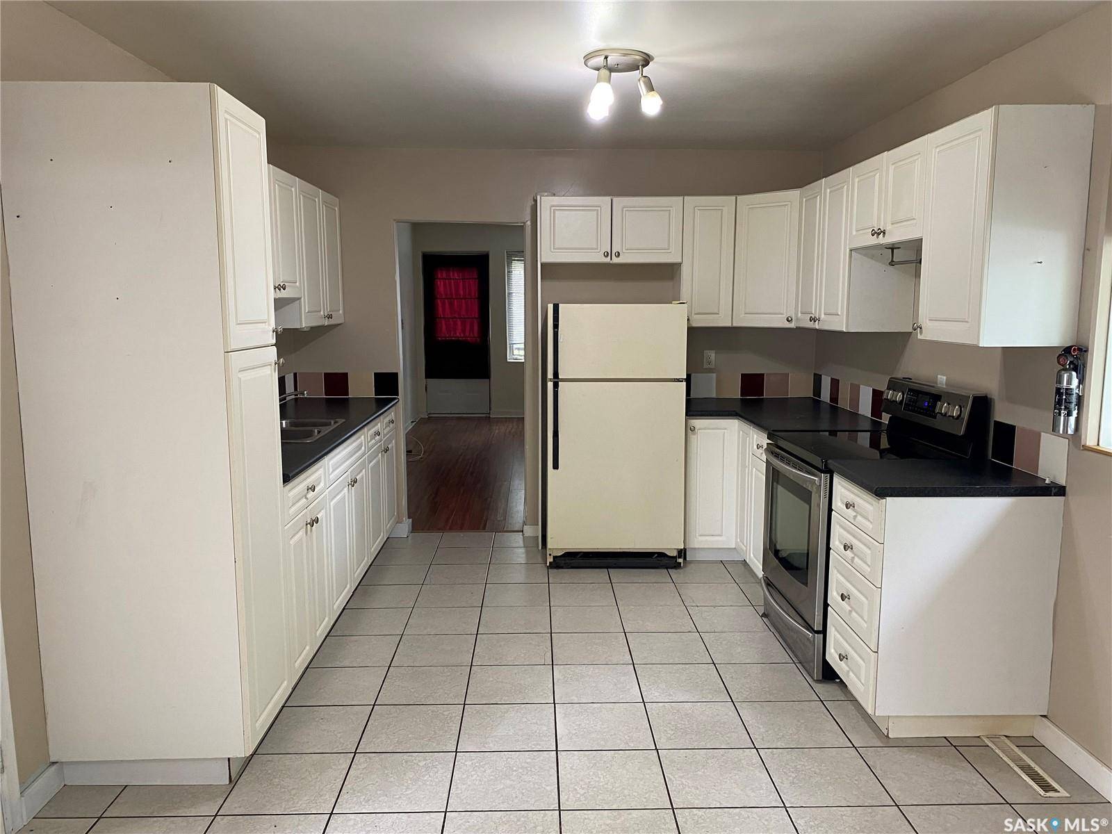 Regina, SK S4R 4H9,460 Wascana STREET