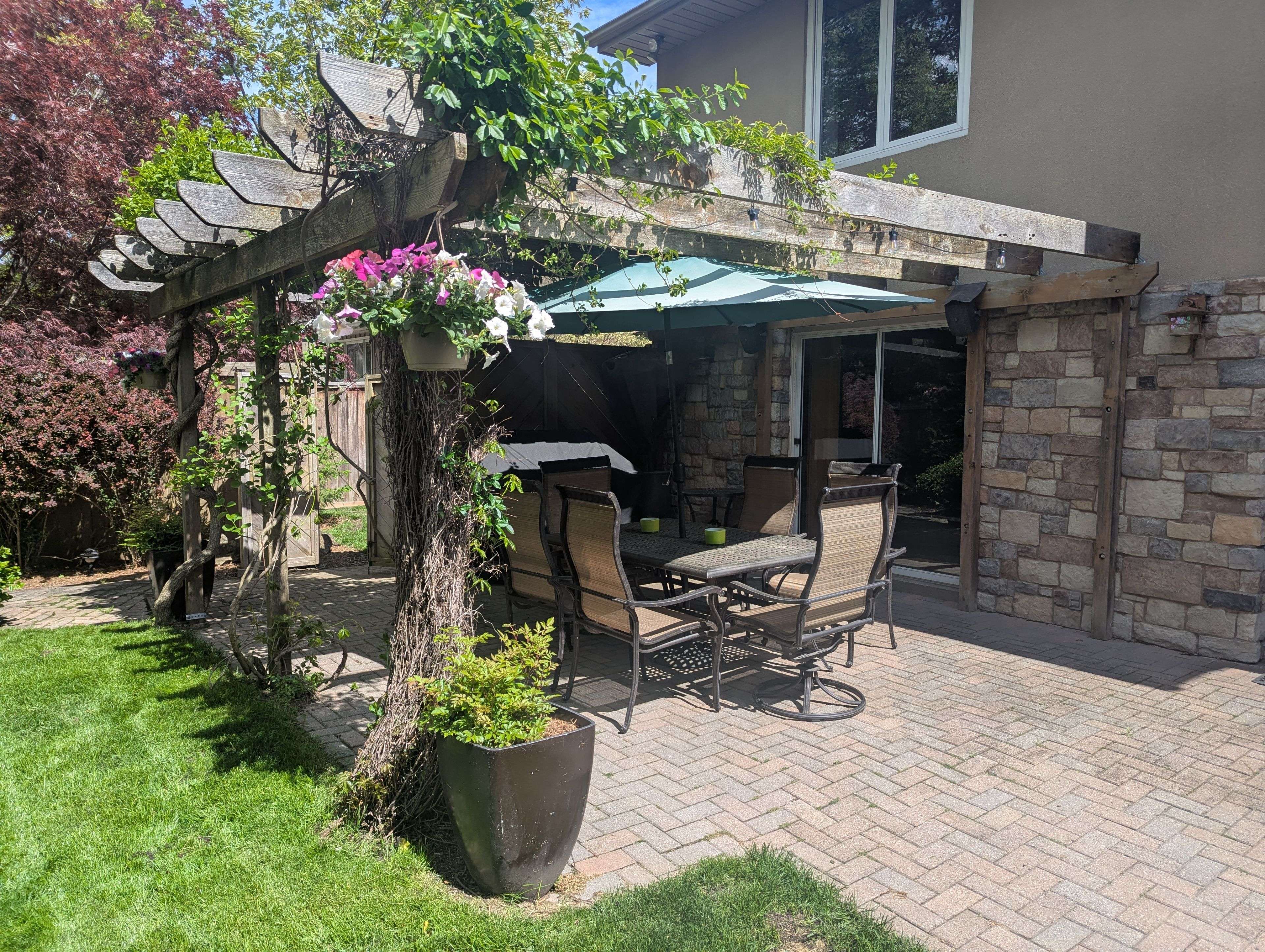 Mississauga, ON L5J 1T3,1443 Birchwood DR