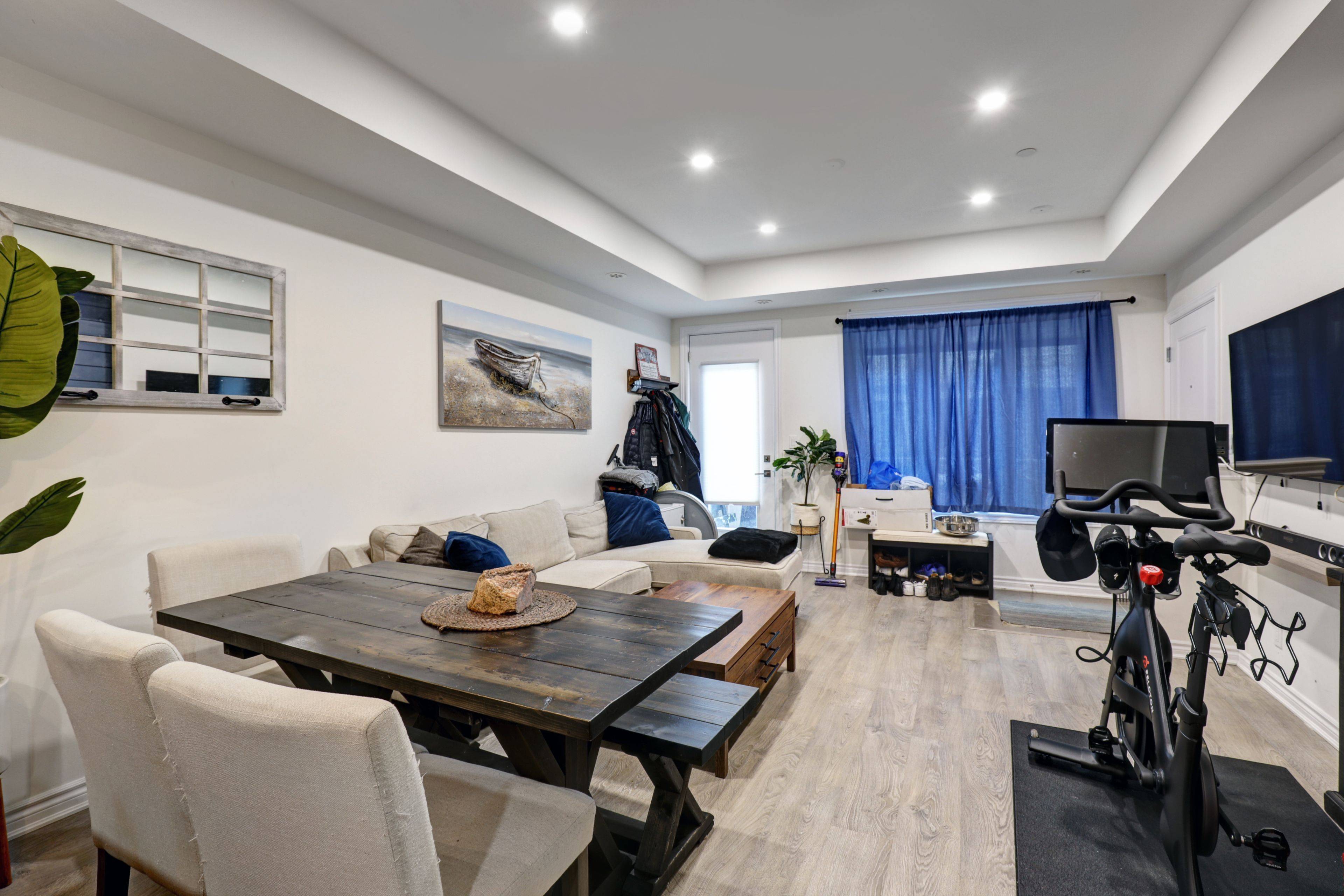Toronto W06, ON M8W 0C1,100 Long Branch AVE #8