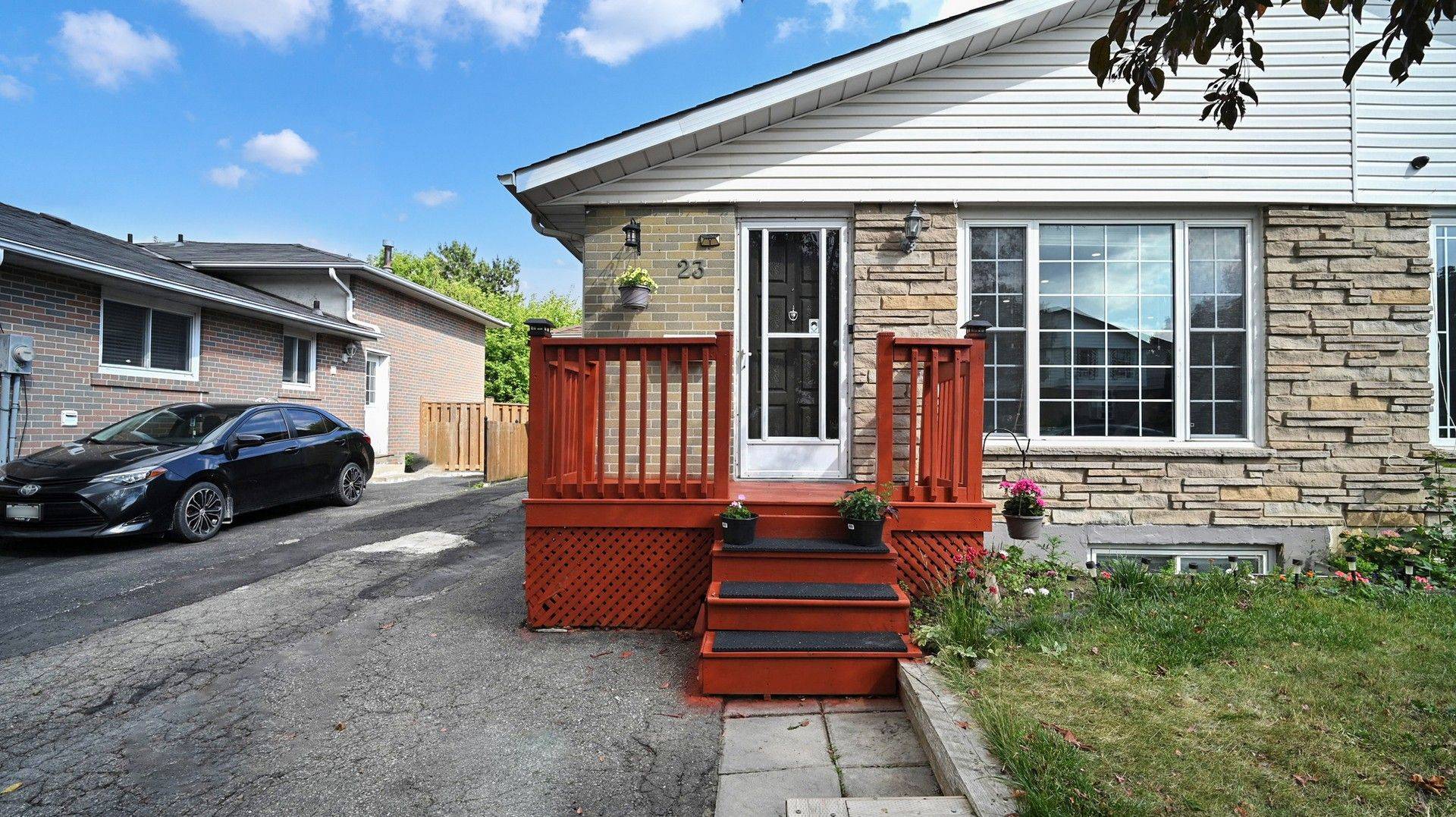 Brampton, ON L6V 2C6,23 Crawford DR