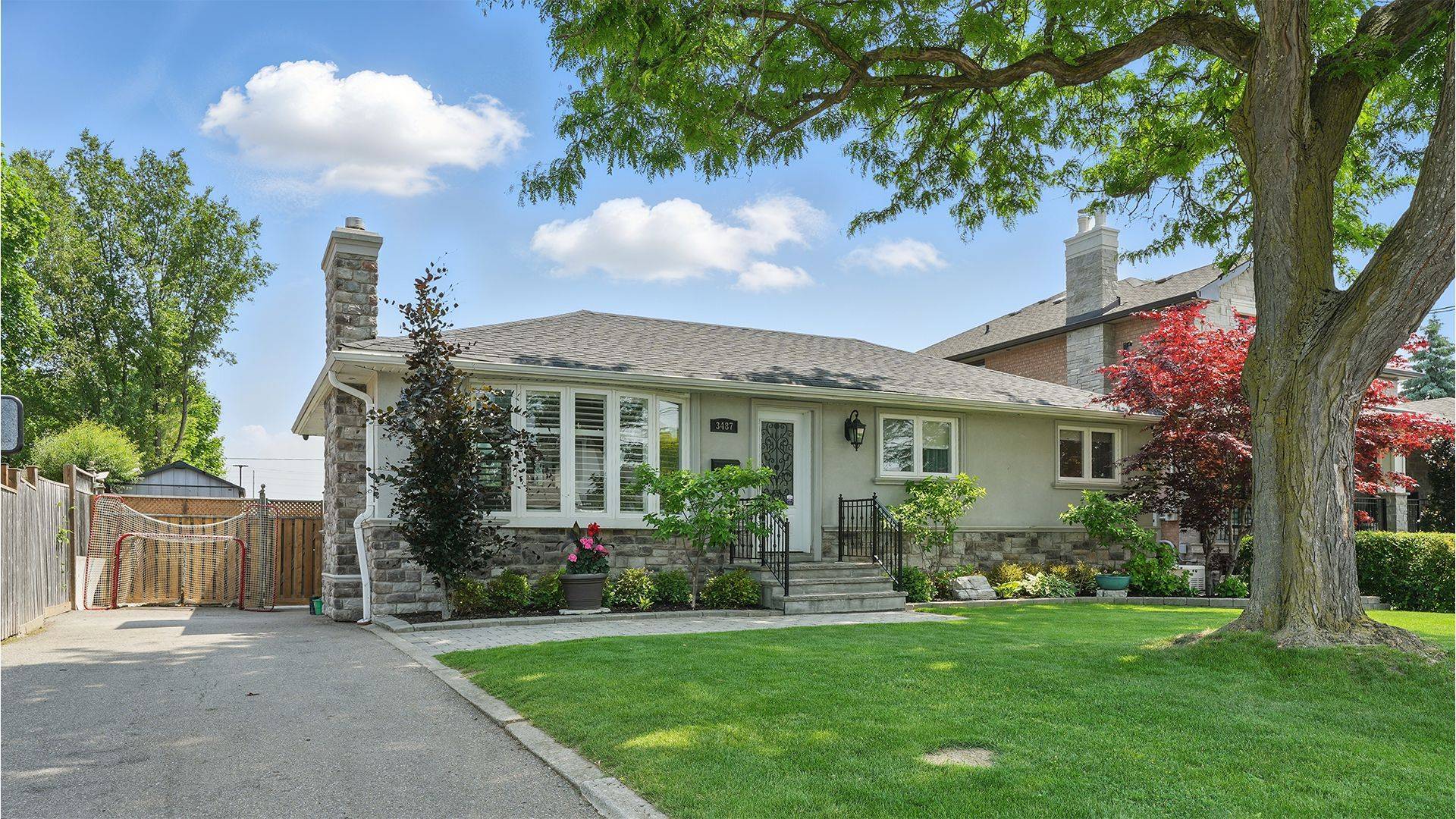 Mississauga, ON L5A 2V4,3487 Yale RD