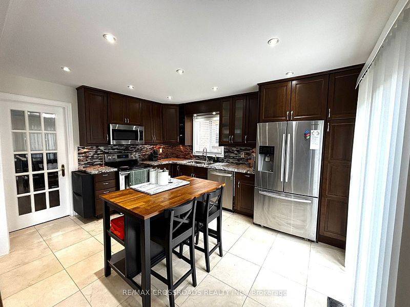 Mississauga, ON L5N 6E4,6439 Longspur RD