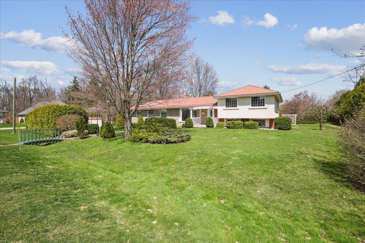 Hamilton, ON L8B 0E4,1 Westview CRES