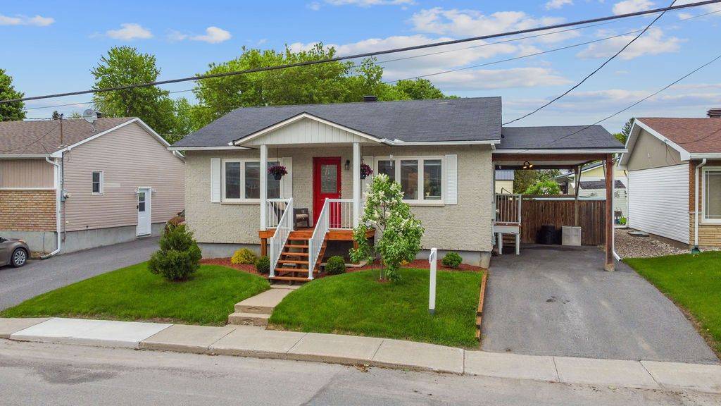 3867 Champlain ST, Clarence-rockland, ON K0A 1E0