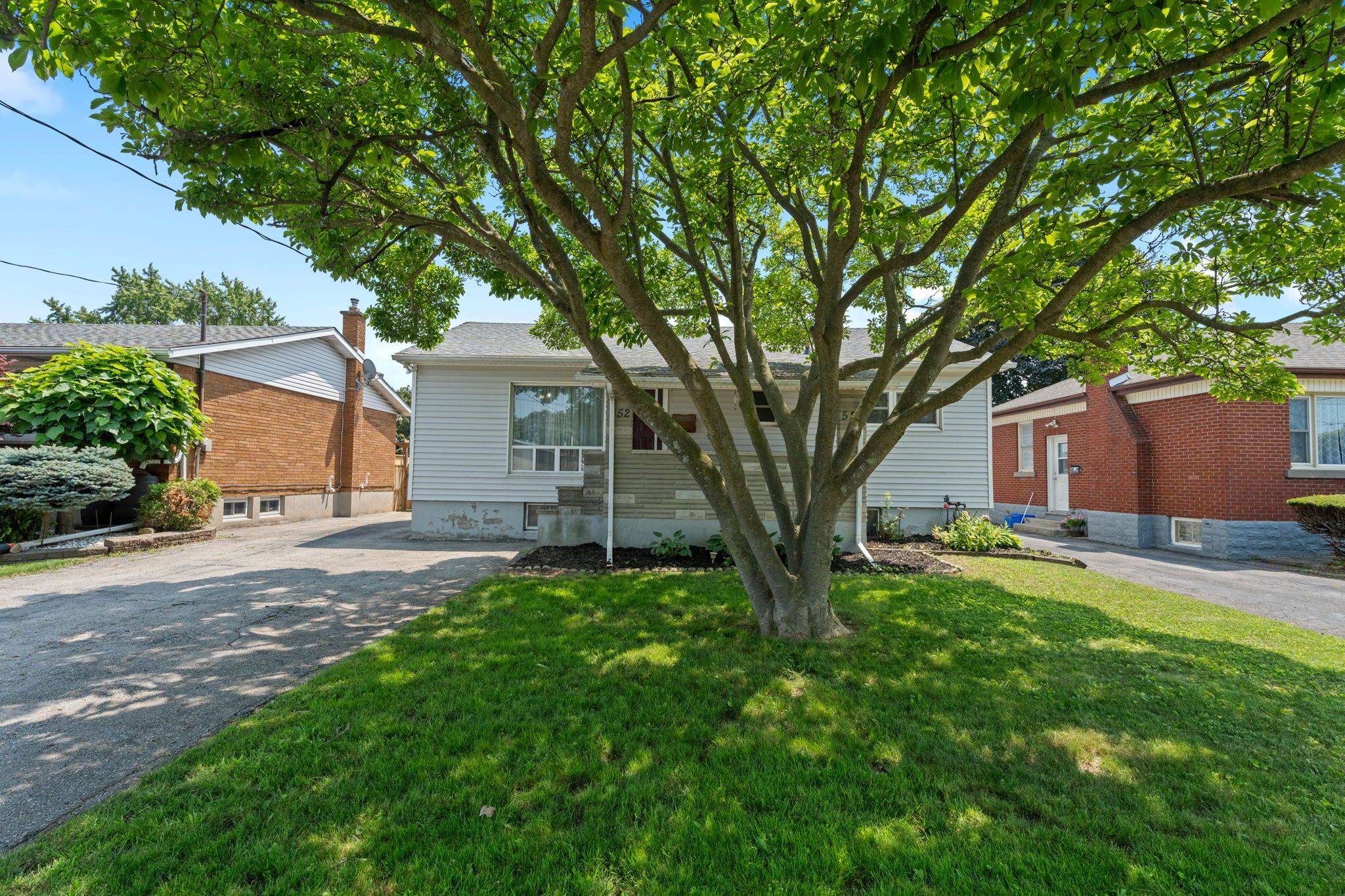 St. Catharines, ON L2N 4A5,52 Dorothy ST