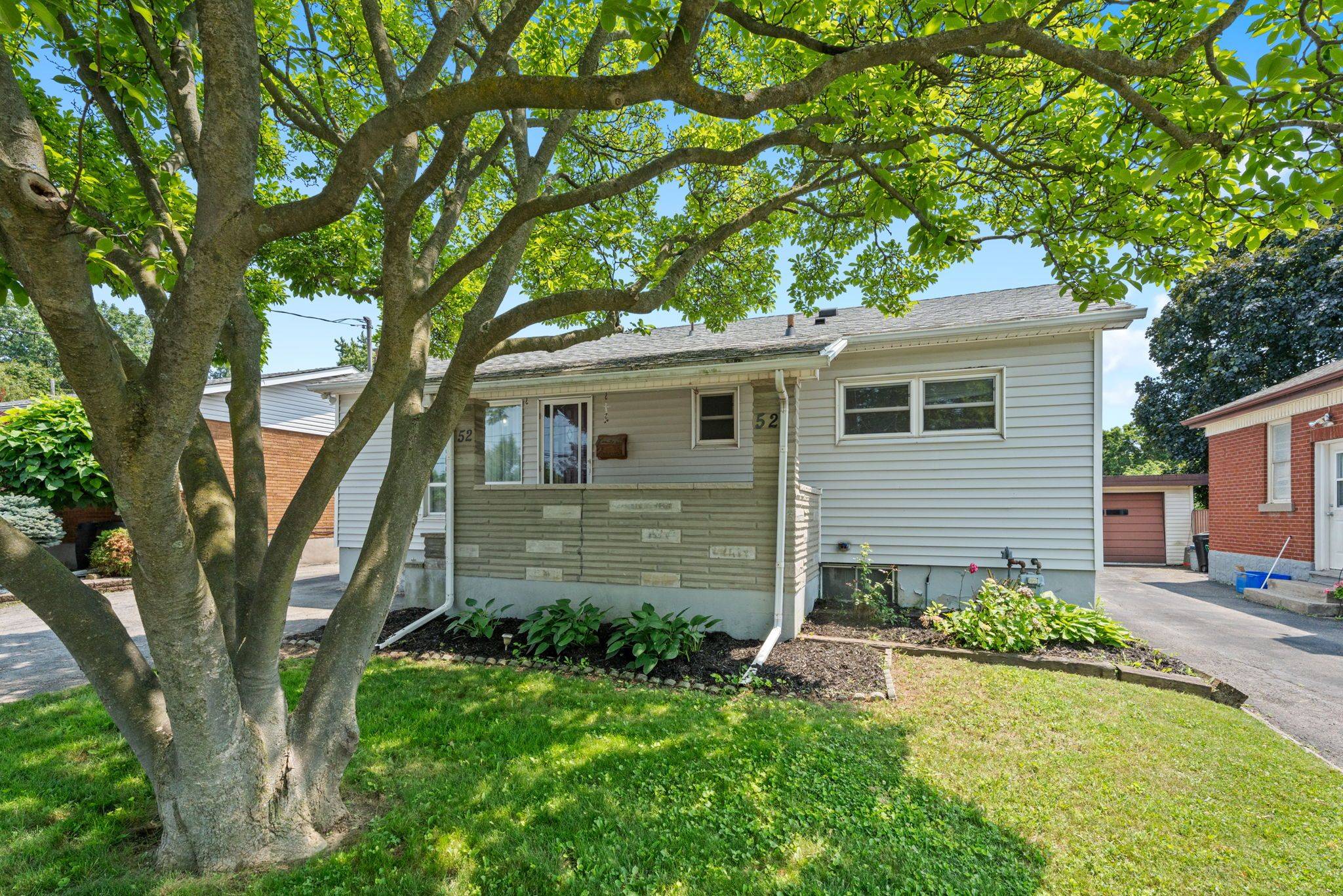 St. Catharines, ON L2N 4A5,52 Dorothy ST