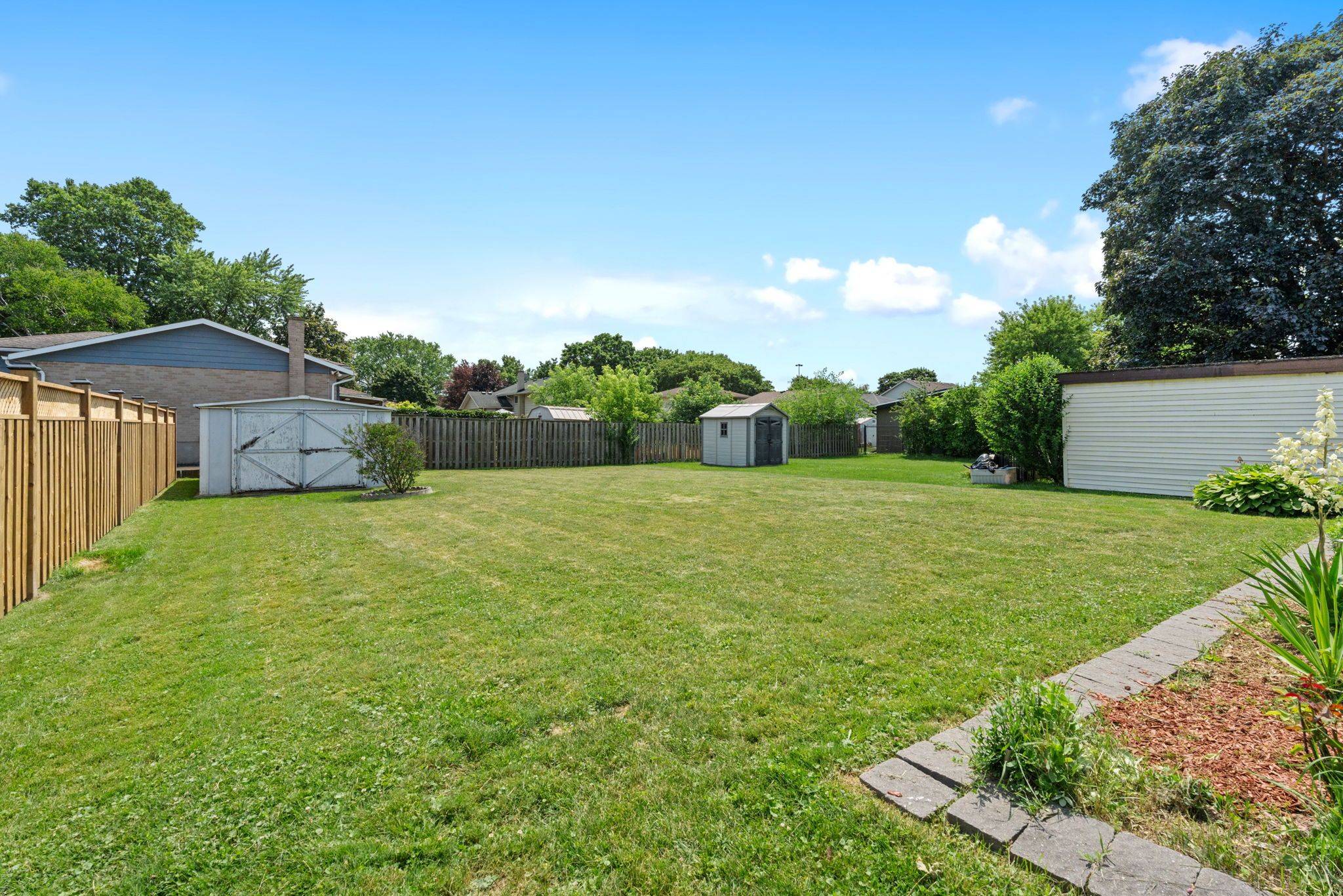 St. Catharines, ON L2N 4A5,52 Dorothy ST