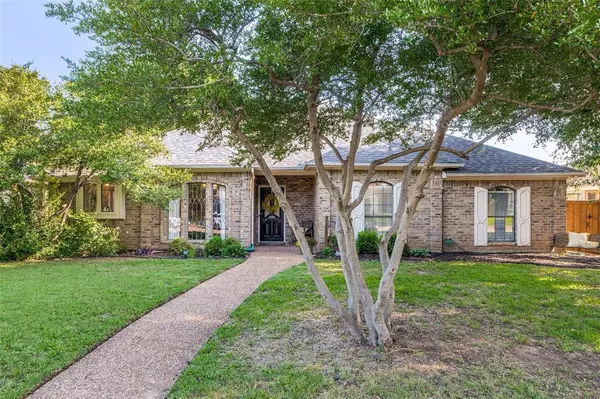 1225 Cloudy Sky Lane, Lewisville, TX 75067