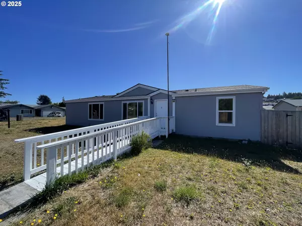 909 BLANCO AVE, Coos Bay, OR 97420