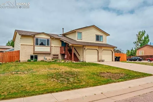 780 Foxwood DR, Colorado Springs, CO 80911