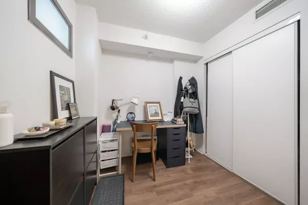 Toronto C01, ON M6J 3G2,36 Lisgar ST #908E
