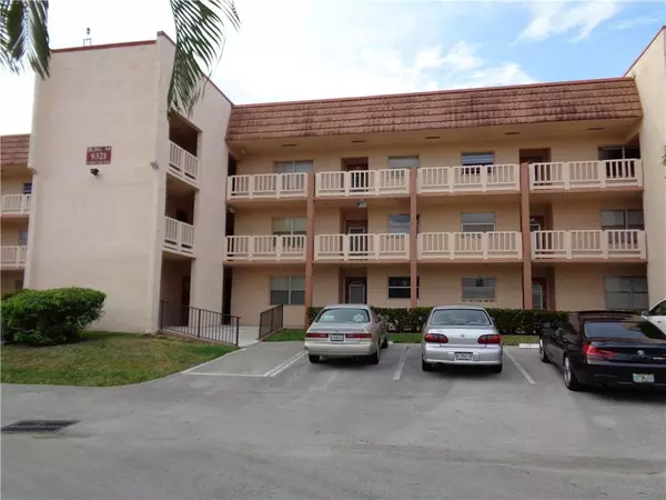 9321 Sunrise Lakes Blvd #106, Sunrise, FL 33322