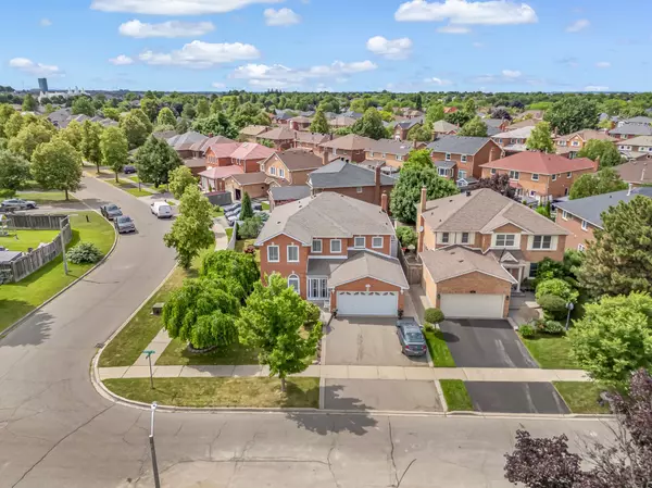 Brampton, ON L6X 3G1,51 Corkett DR