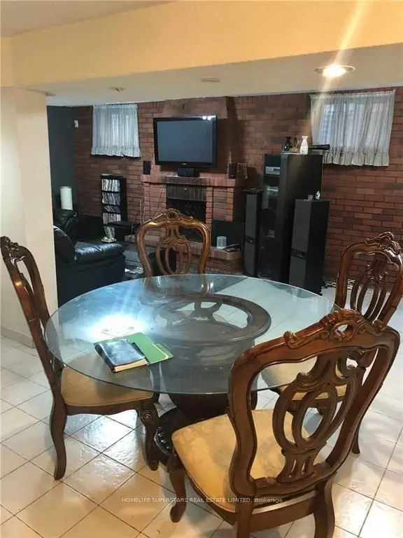 Toronto W10, ON M9V 4X5,48 Shockley DR #Basement